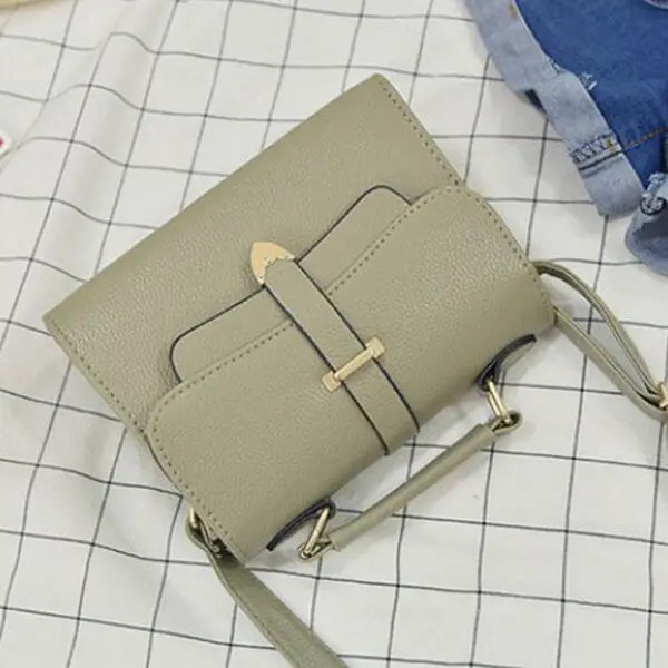 Simple and Stylish Ladies’ Handbag